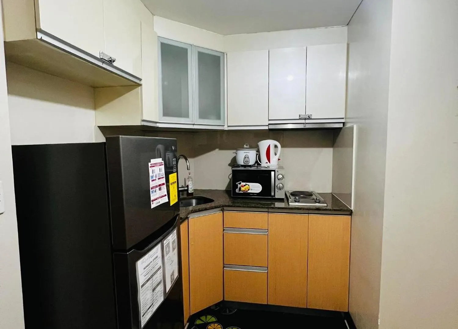 Two Palm Tree Villas Condominium - Studio 1O With Balcony - Across Terminal 3 Airport Manila Apartment