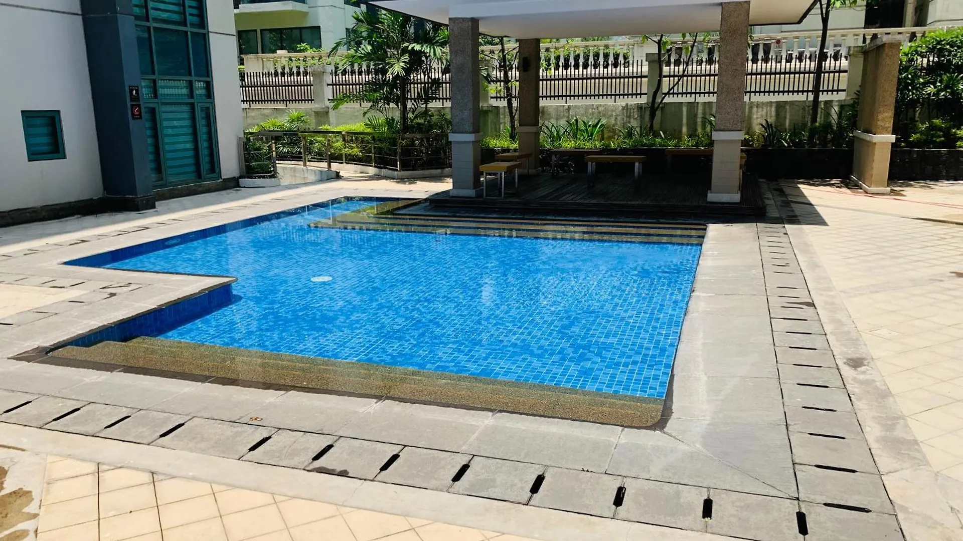 Two Palm Tree Villas Condominium - Studio 1O With Balcony - Across Terminal 3 Airport Manila Apartment