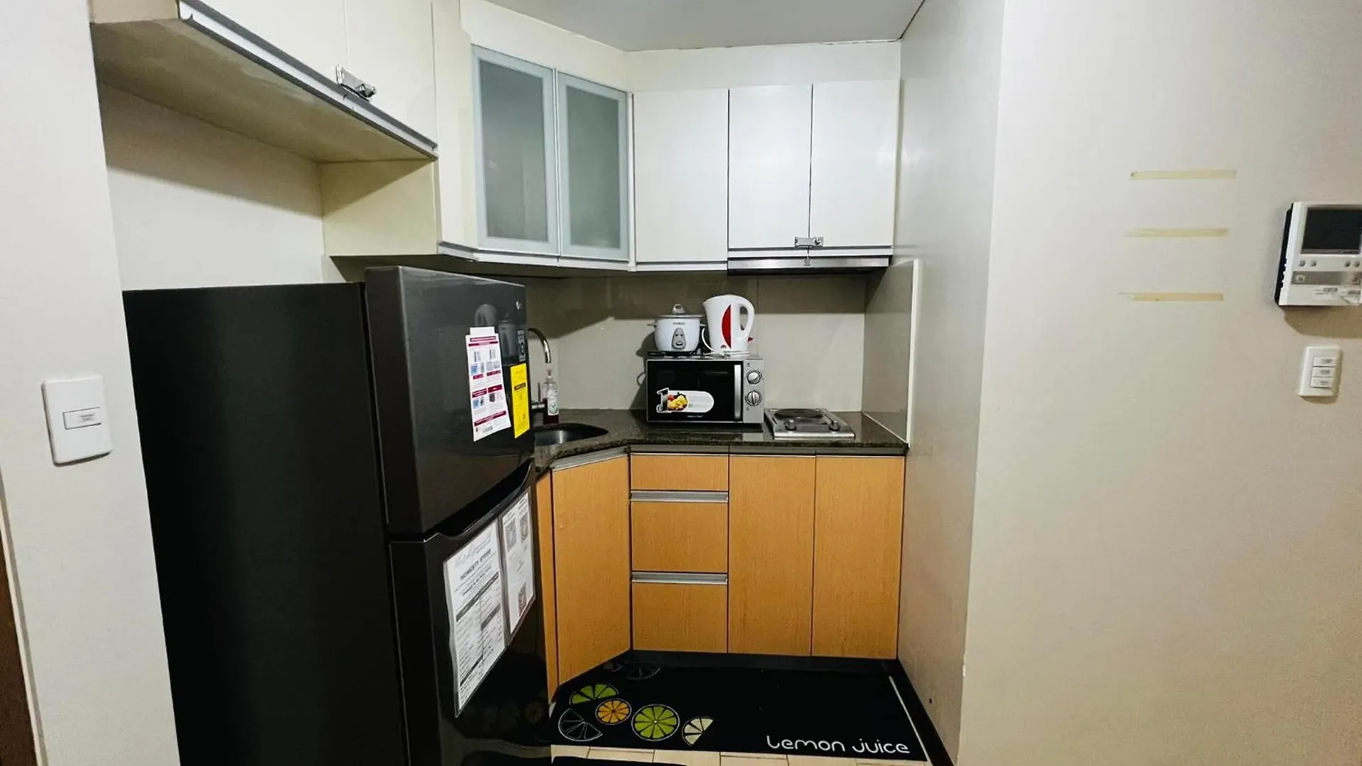 Two Palm Tree Villas Condominium - Studio 1O With Balcony - Across Terminal 3 Airport Manila