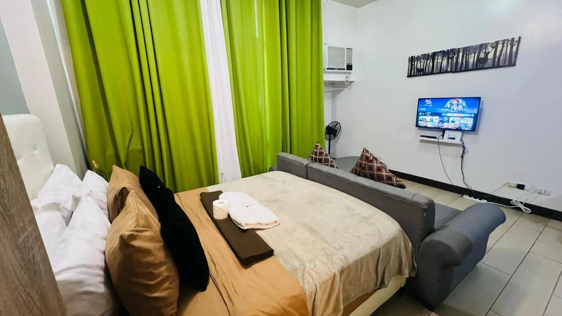 Two Palm Tree Villas Condominium - Studio 1O With Balcony - Across Terminal 3 Airport Manila 0*,
